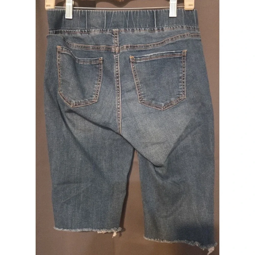 Energie Denim Bermuda Shorts, Medium Wash Elastic Waist, Woman's Size 9, Raw Hem